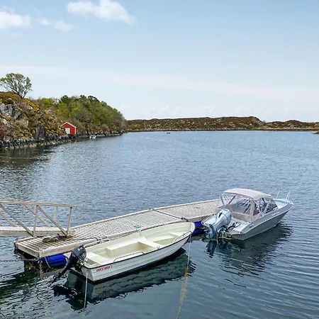 Feriehus Front In With Kitchen *