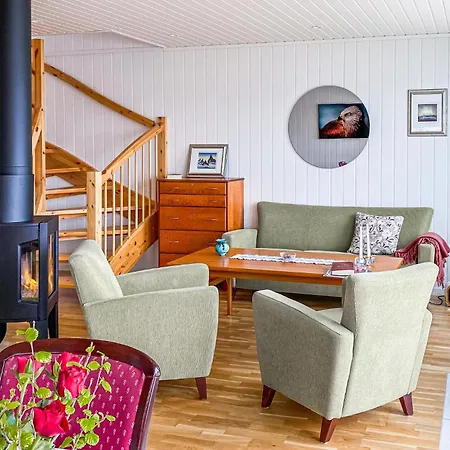 Front In With Kitchen * Smøla