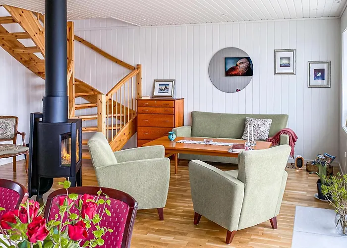 Front In With Kitchen * Smola