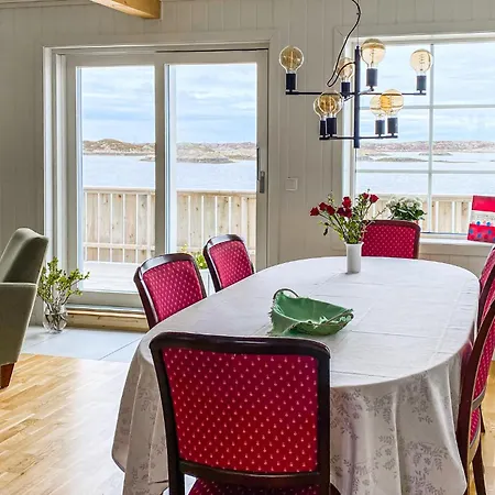 Vakantiehuis Front In With Kitchen *