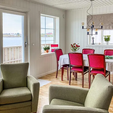 Vakantiehuis Front In With Kitchen Smola